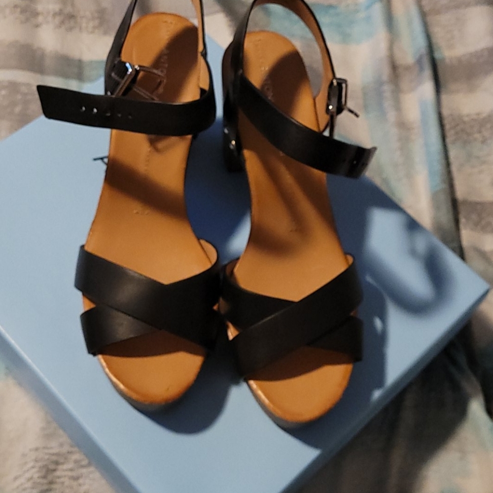 Antonio Melani sandals